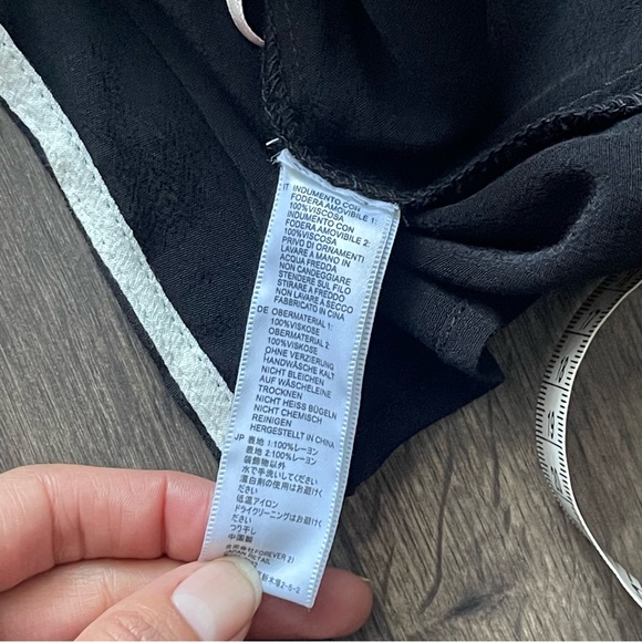 Black & White Tie Back Sleeveless Color Block Top by Forever 21 Size XS - Picture 8 of 10